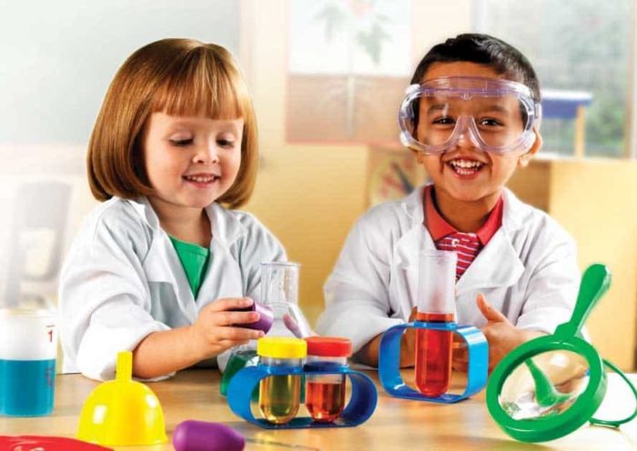 kids-science-class